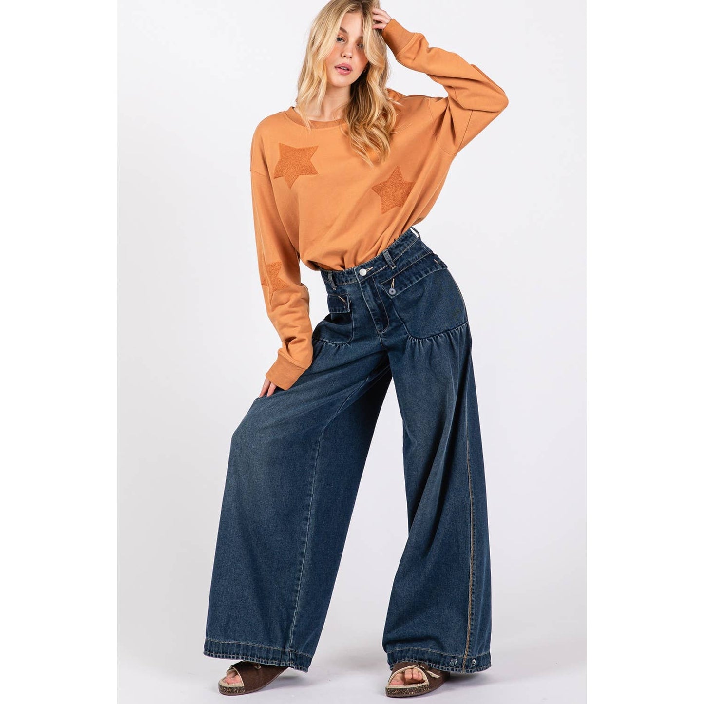MID-RISE BALLOON DENIM JEANS WITH POCKETS