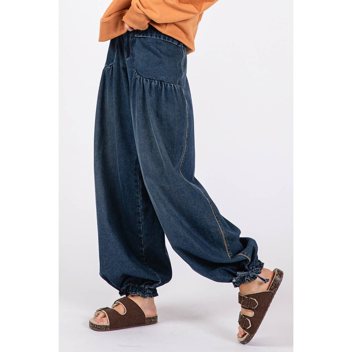 MID-RISE BALLOON DENIM JEANS WITH POCKETS