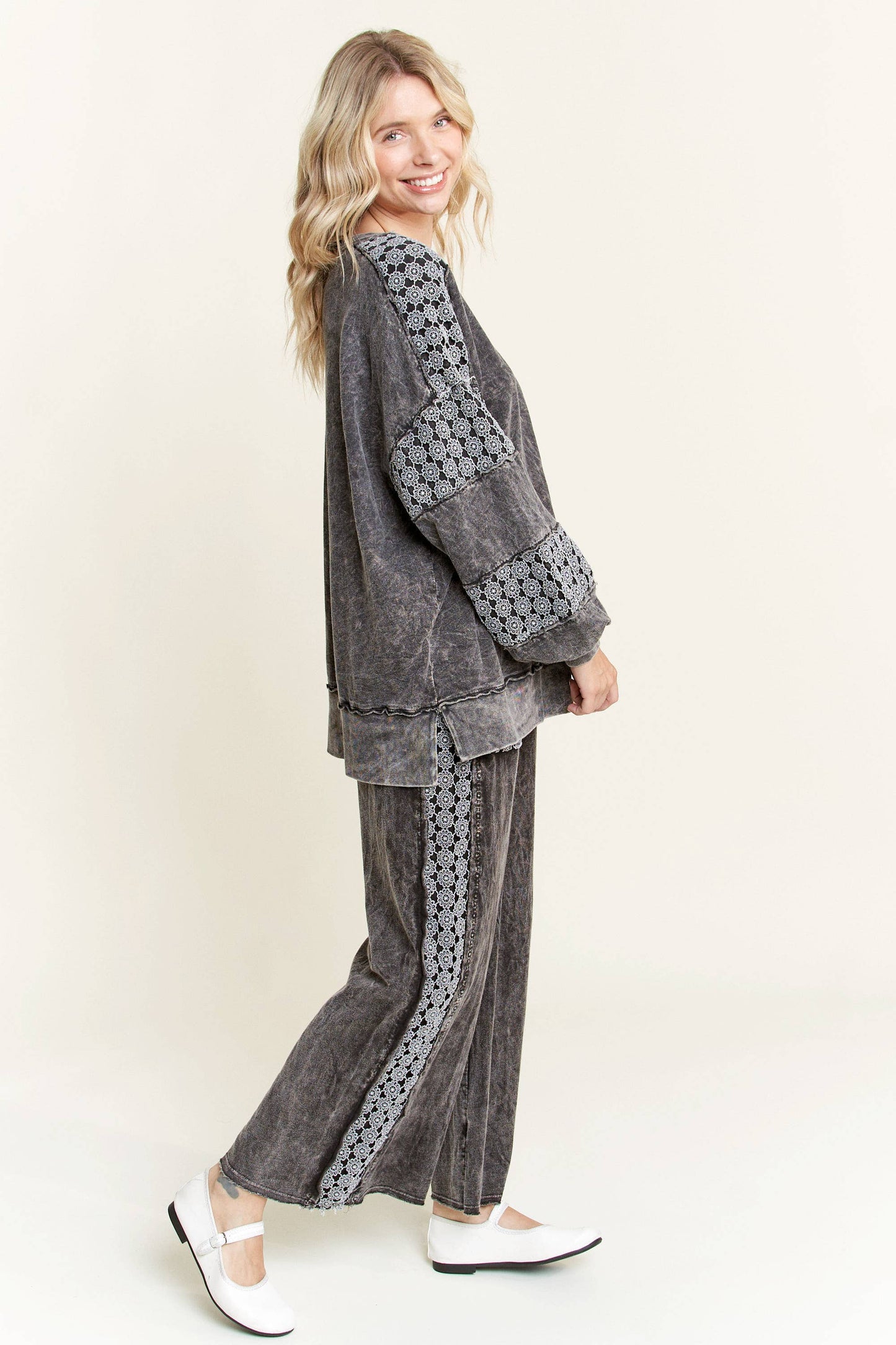 MineralWash Floral Daisy trim Pants HP5794