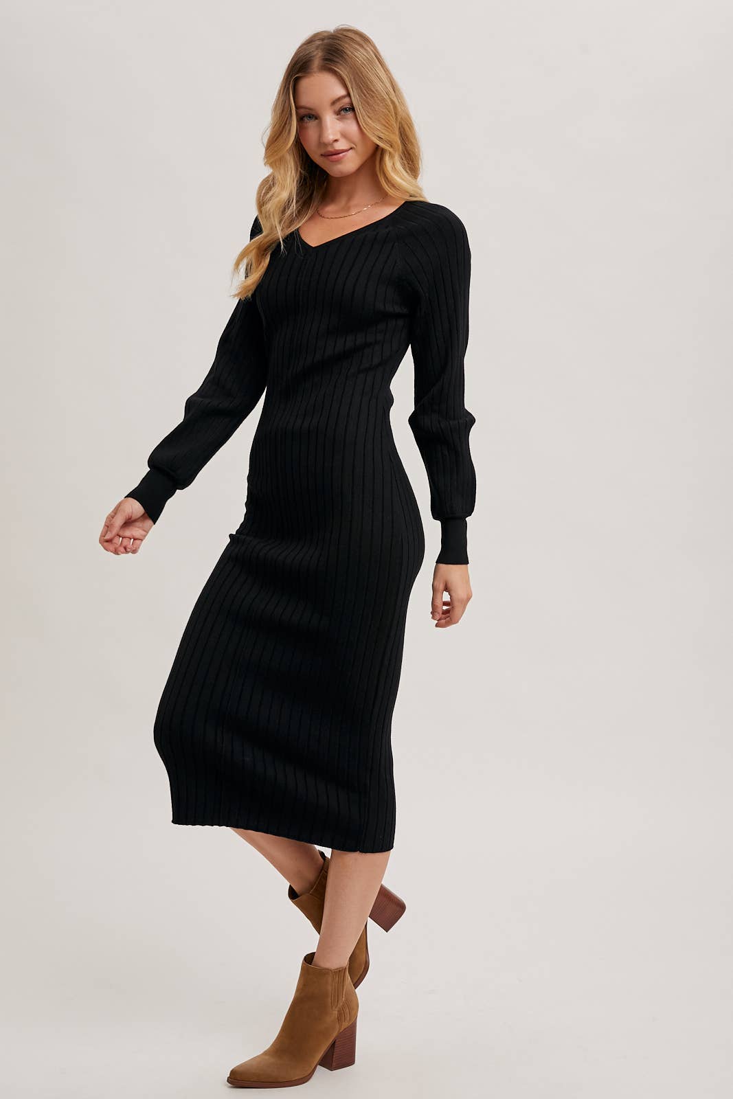 V-NECK RIBBED KNIT SWEATER MIDI DRESS