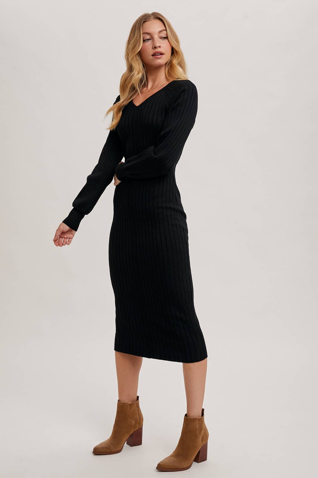 V-NECK RIBBED KNIT SWEATER MIDI DRESS