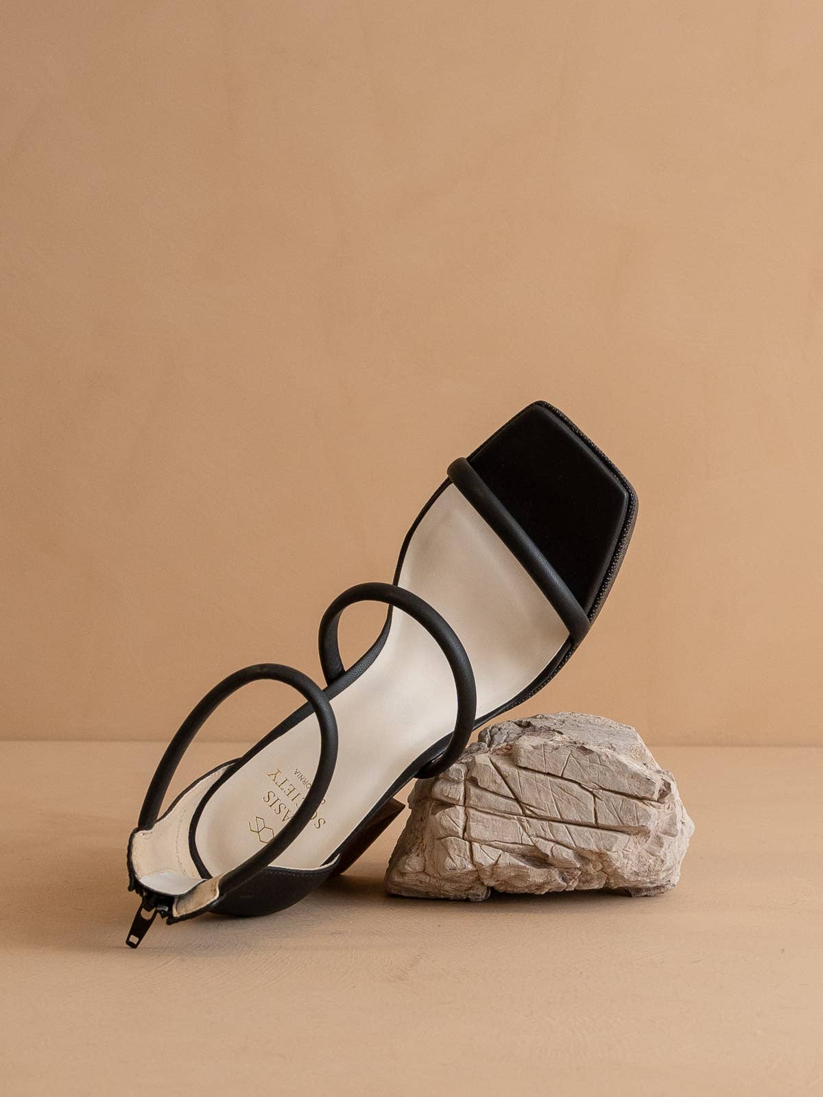 The Aisa Black | 3-Strap Platform Heel