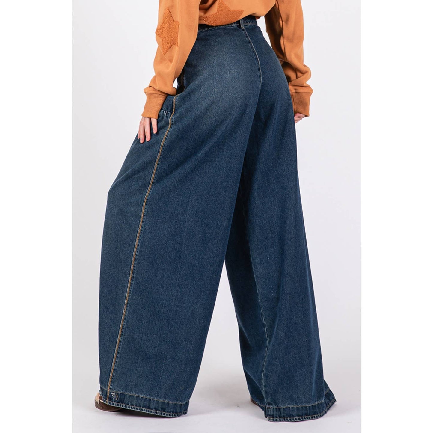 MID-RISE BALLOON DENIM JEANS WITH POCKETS
